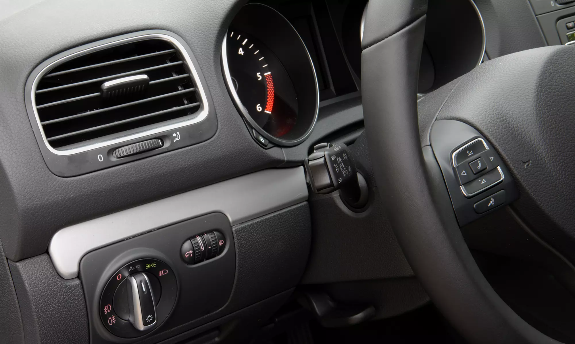 PKW-Klimaservice für Gas R134a inkl. Neubefüllung von bis zu 500 g Kühlmittel für 1 Fahrzeug (46% sparen) - Primary Image