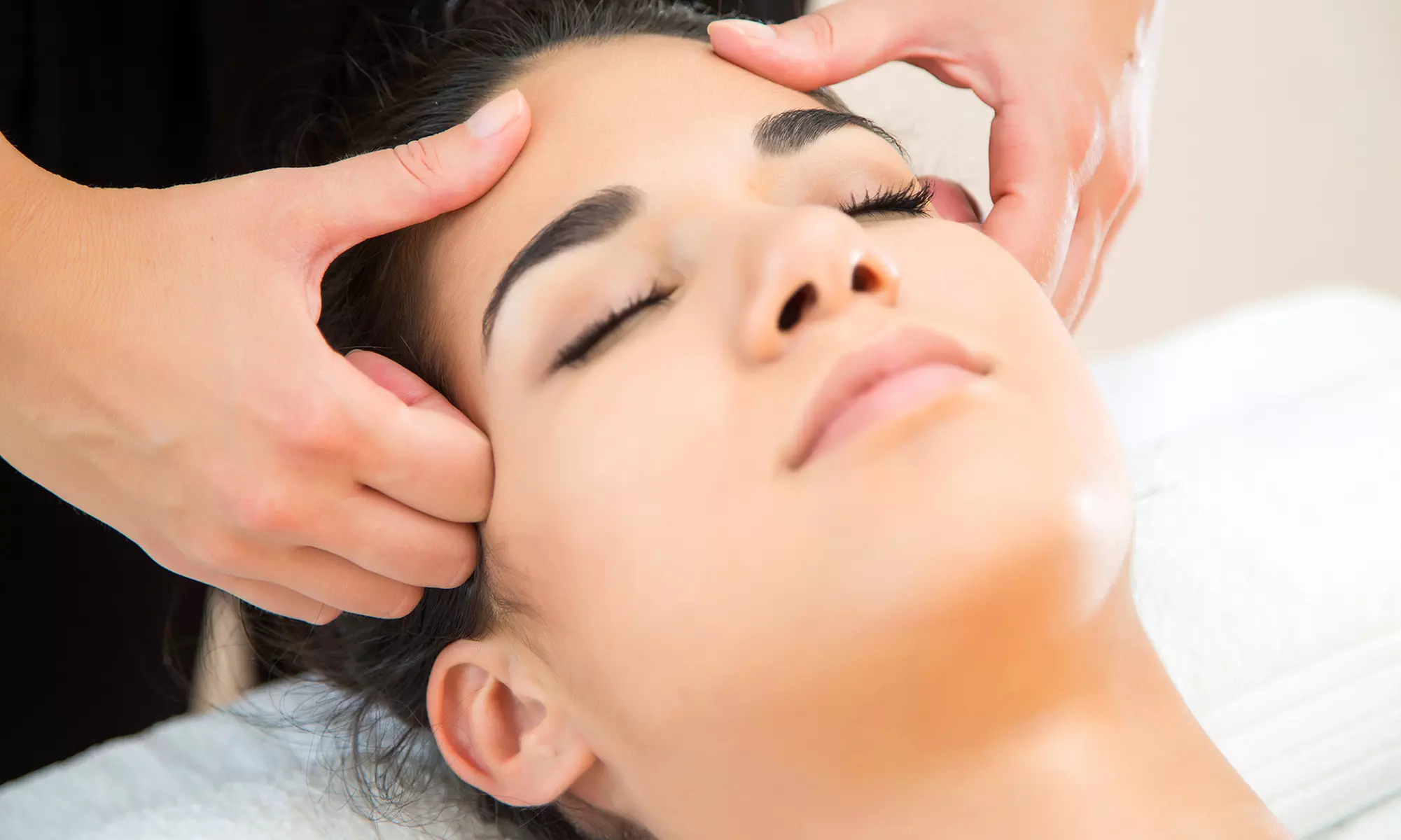 Experience Wendy Beauty Center's advanced scalp care, body sculpture, or lymphatic drainage services with up to 21% off - Primary Image