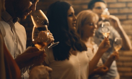Dégustation de 6 vins étonnants et surprises culinaires pour 2 personnes à 49 € chez Entre Mets et Vins