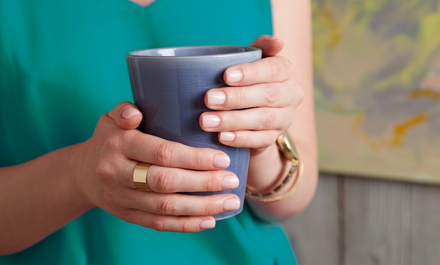 Image 1: Choisissez l’élégance durable pour vos ongles