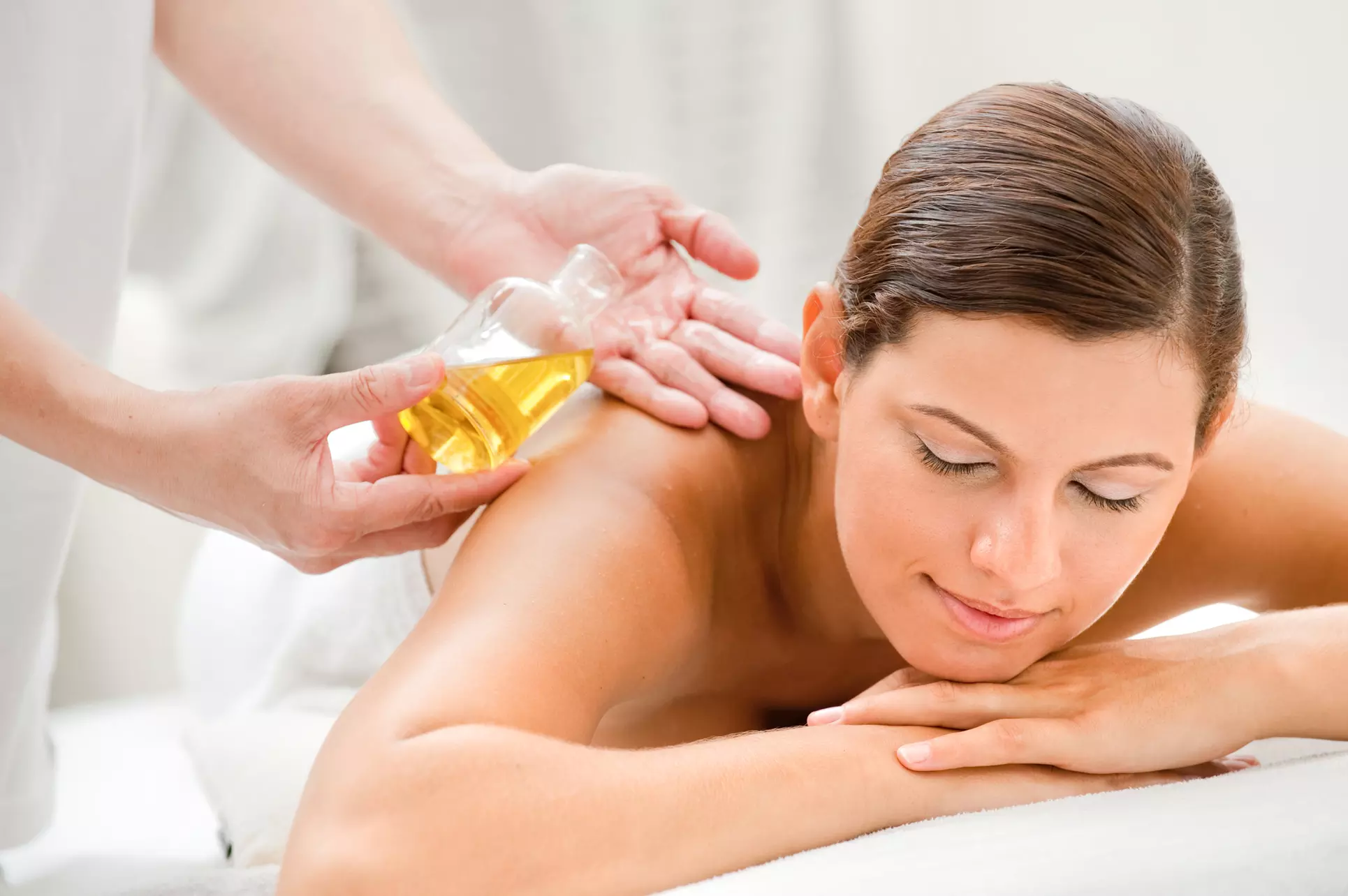 Enjoy 50, 70, 100 Min Body Massage with Hot Stones, Oil & Foot Scrub at China Taiji Foot Massage (Up To 40% Off) - Primary Image