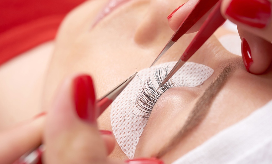 Image 1: Eyelash Extensions: Standard Set