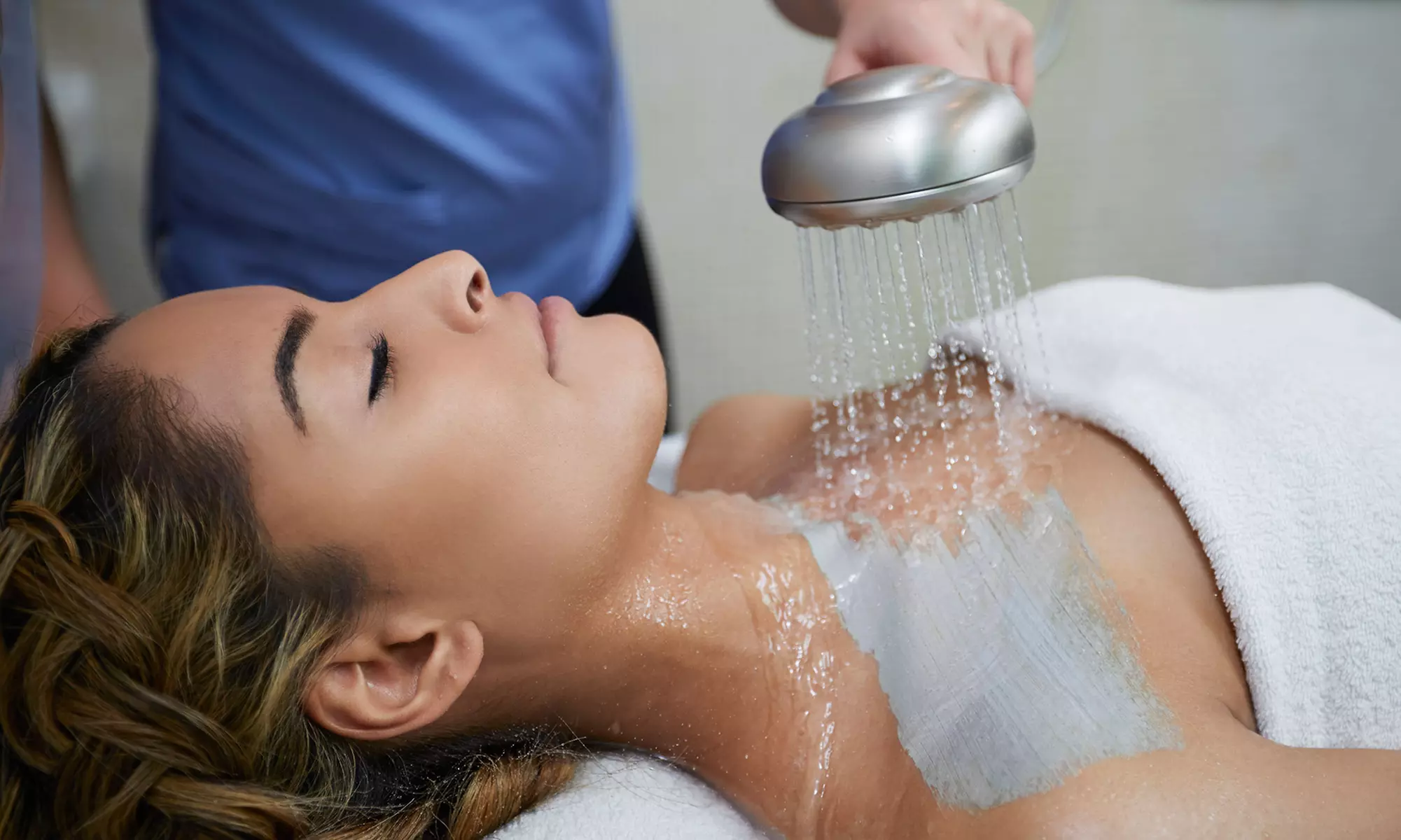 Seaweed or Mud Wrap or Sugar Scrub with Express Facial and Chocolate Mask at Organic Element Spa NY (42% Off) - Primary Image