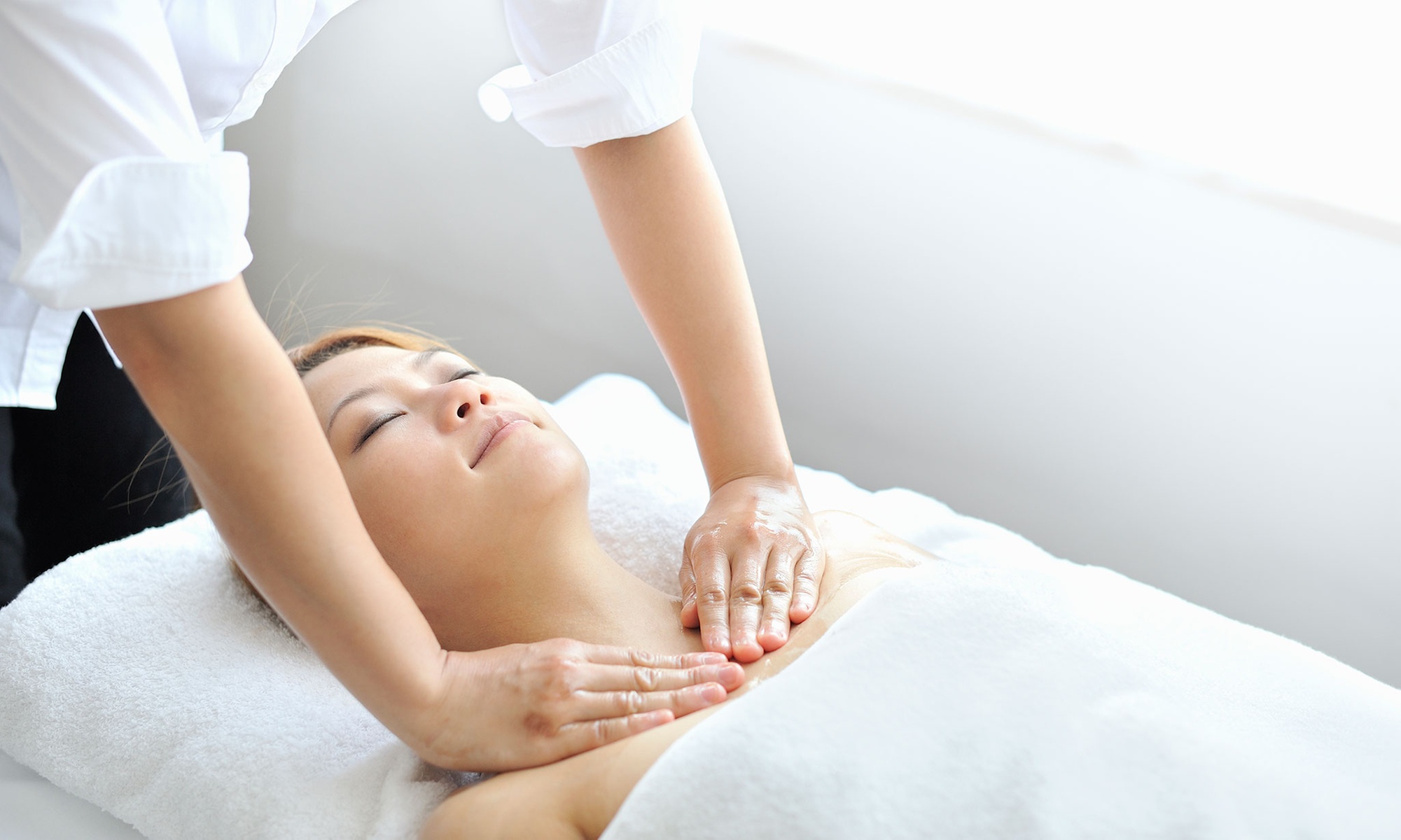 Up to 59% Off on Lymphatic Drainage Massage at Cool Bleu Beauty Bar