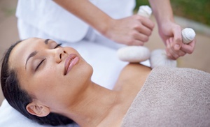 Relaxing massage with hot stone therapy for 60 or 90 minutes