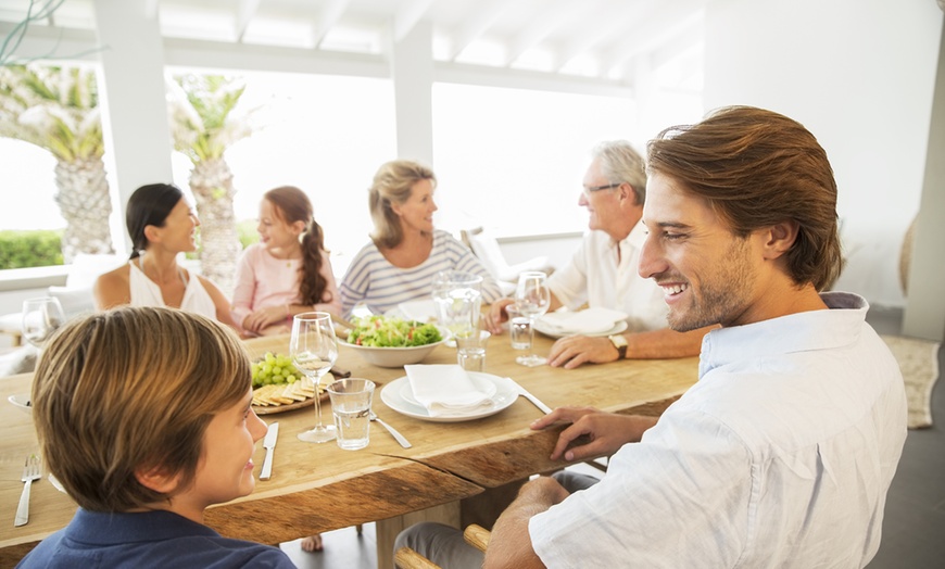 Image 1: 2-gangenlunch met uitzicht op de Rhederlaagse Meren 
