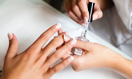 Rallongement ou renforcement d'ongles avec gel ou résine couleur semi-permanente dès 12,90 € chez Clarine Ongles