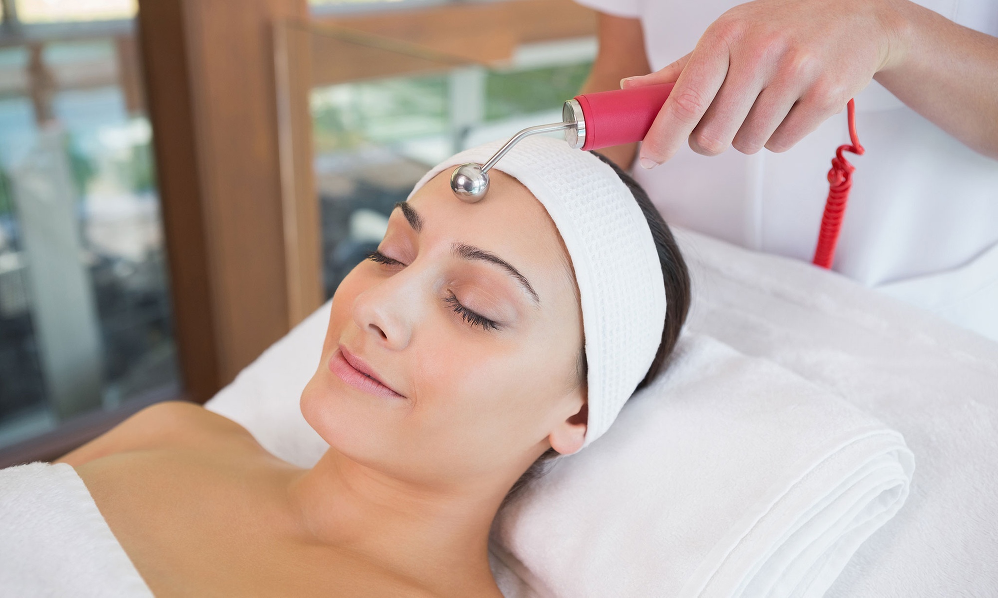 Non-surgical facelifts and stem cell packages for youthful skin