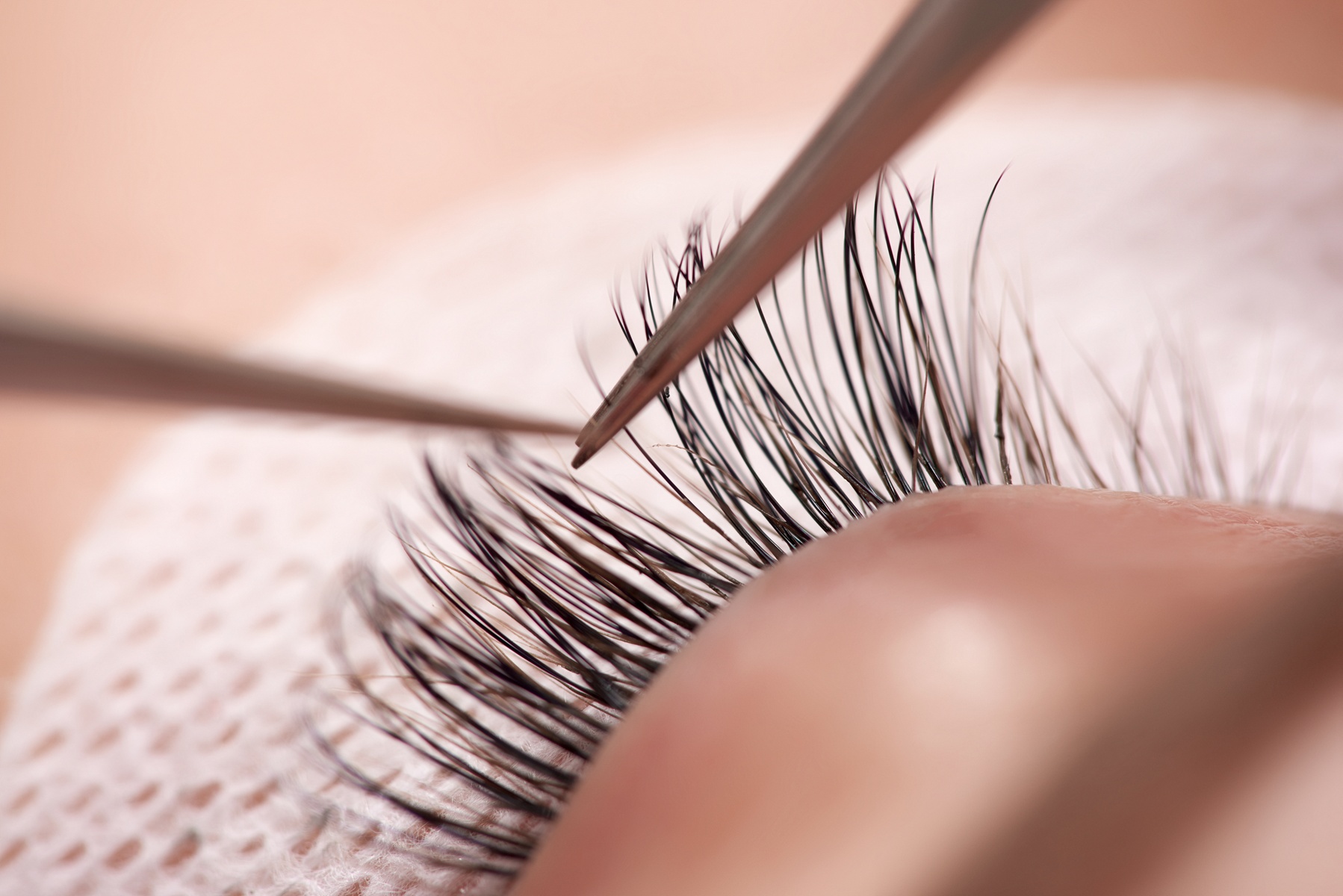 Full Set of Classic or 3D/6D Volume Eyelash Extension w Optional Fill