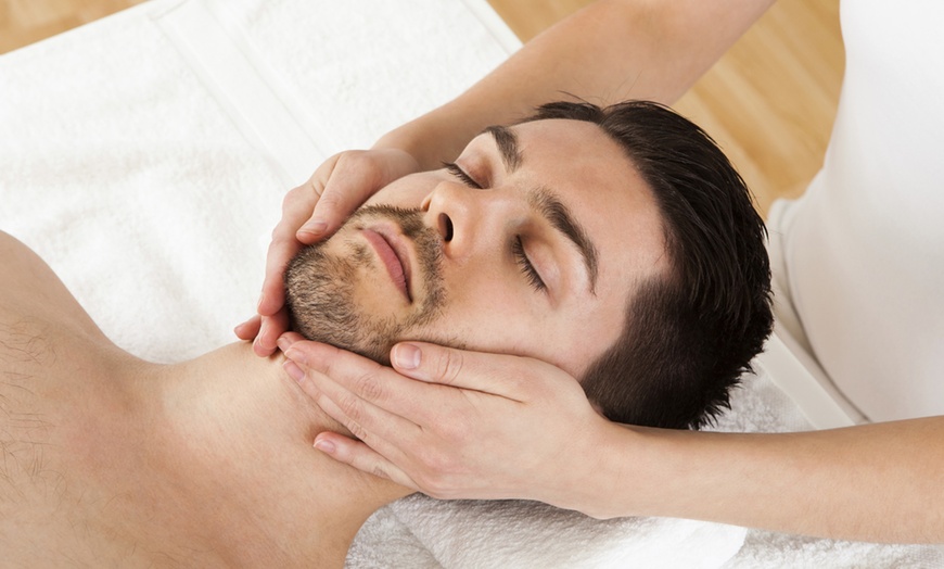 Image 1: Gesichtsbehandlung nach Wahl für 1 Person