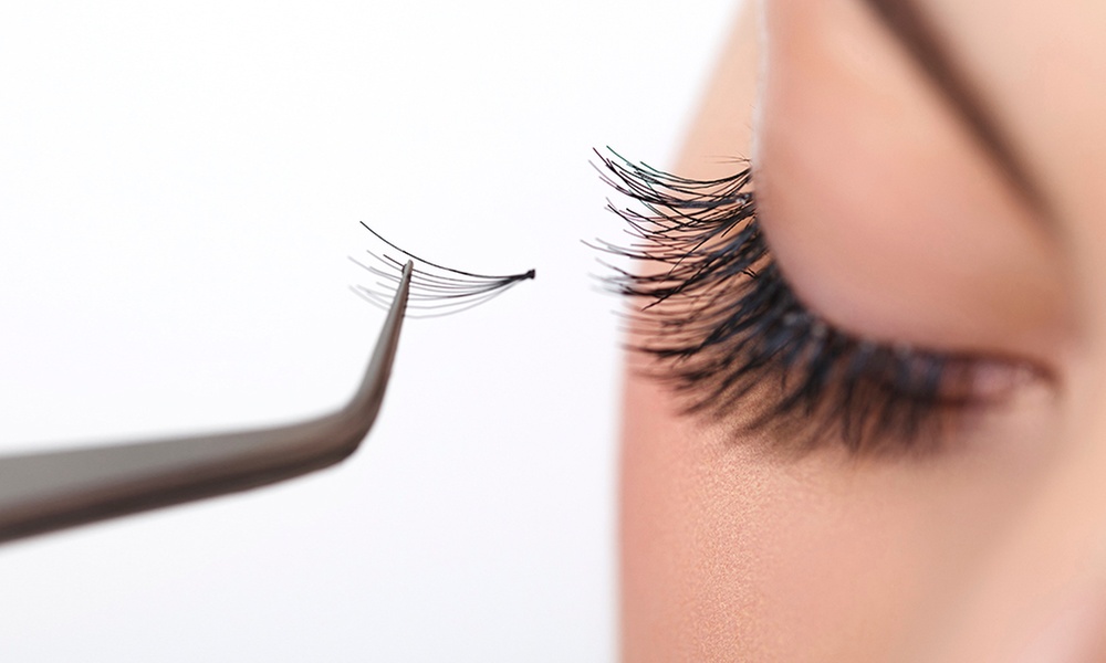 Natural, Glamour, Dramatic, or Mega 6D Eyelash Extensions
