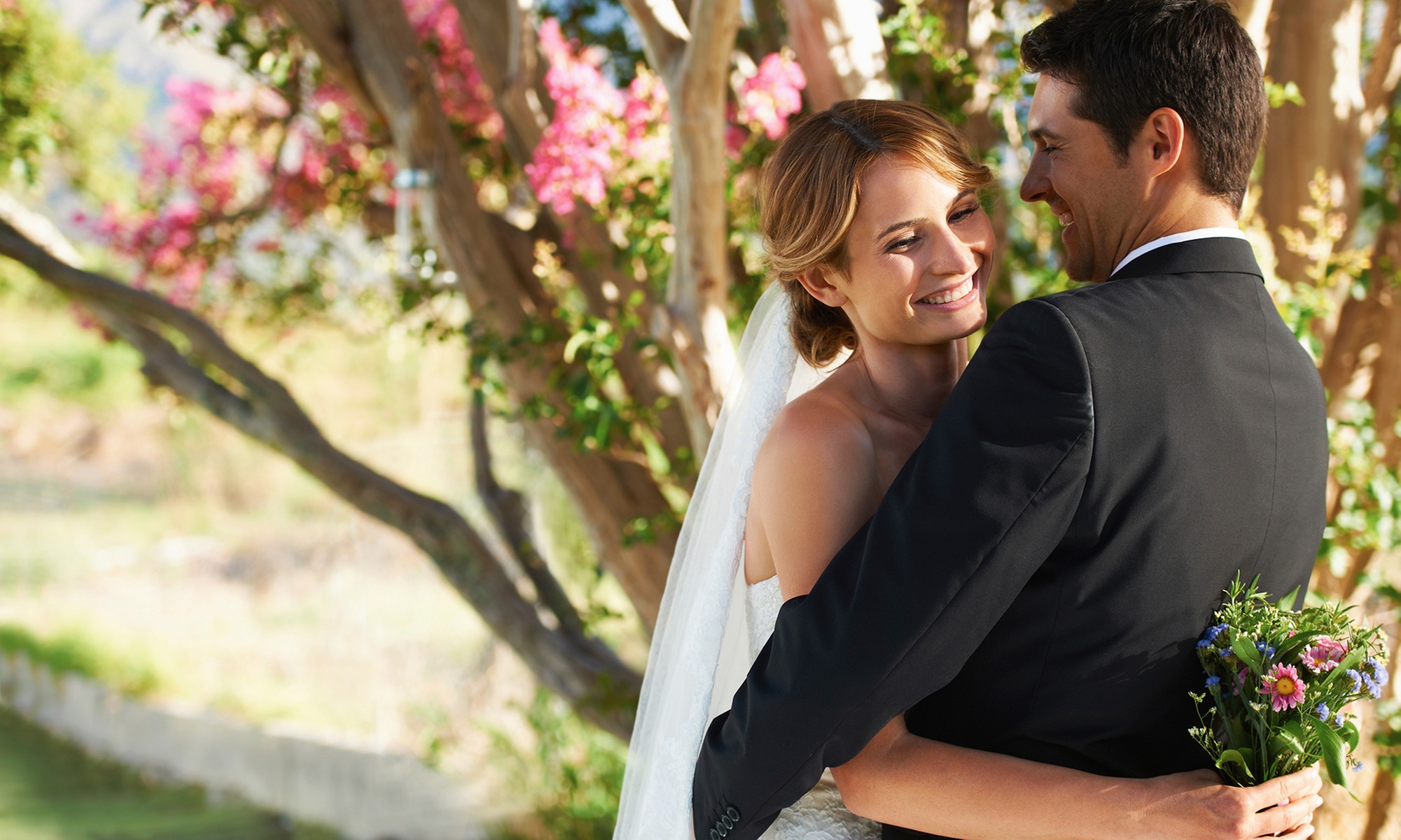 2, 4 or 6 Hours of Wedding Photography Packages & Online Image Gallery