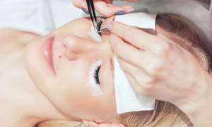 Pearl Beauty: Wimpernverlängerung mit Wimpernbüschel, opt. mit verschiedenen Looks, bei Pearl Beauty (bis zu 53% sparen*)