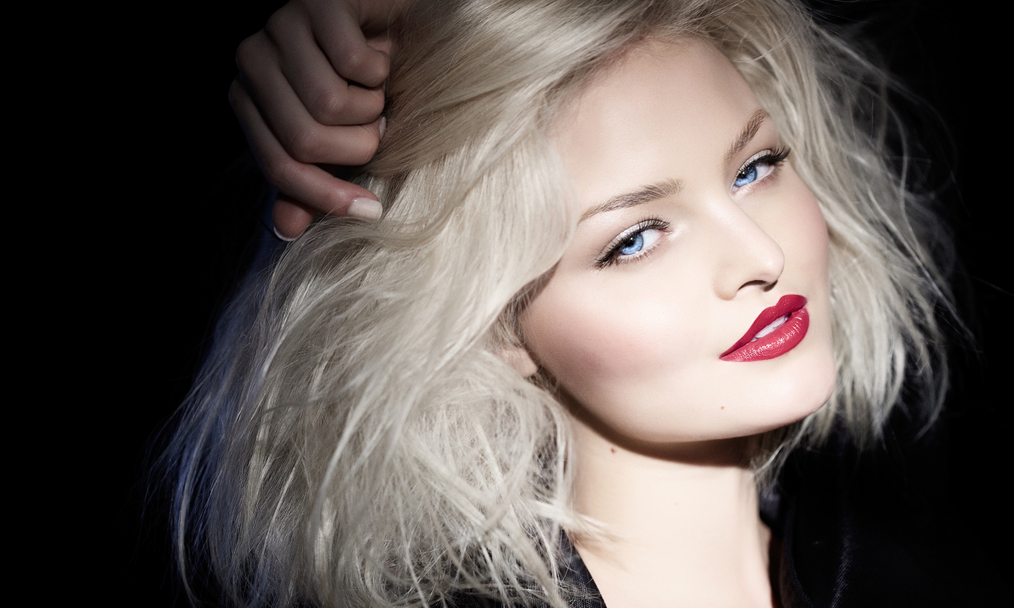 Transform Your Look w/ Expert Highlights, Haircut, Deep-Conditioning! 