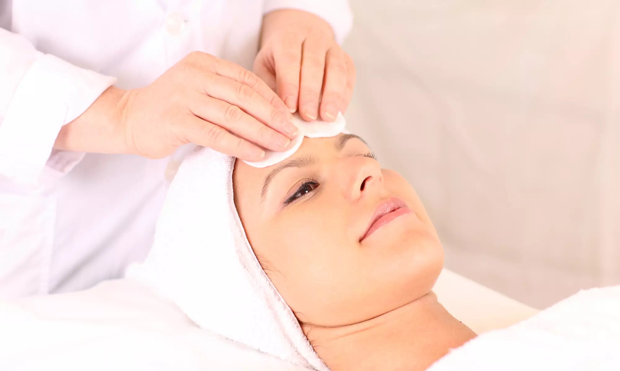 One Express or European Facial with a Glass of Wine and Snack Bar at NQ Nails and Spa (Up to 37% Off) - Primary Image