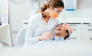 Limpieza bucal y curetaje en Clínica dental Av. de las Fronteras Limpieza bucal y curetaje en Clínica dental Av. de las Fronteras