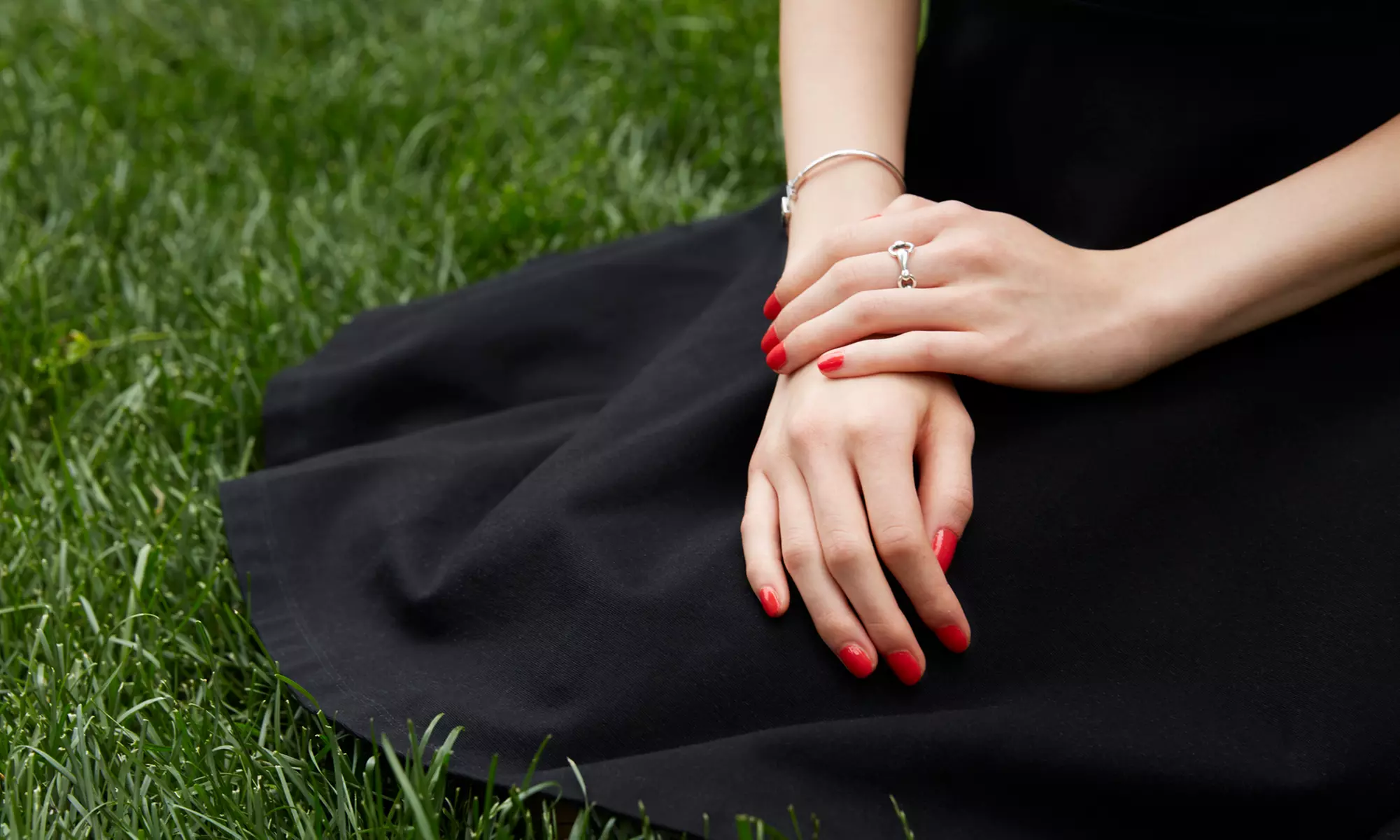 Curso online de estilista de uñas, manos y pies por 5,95 € en Corporación Informática - Primary Image