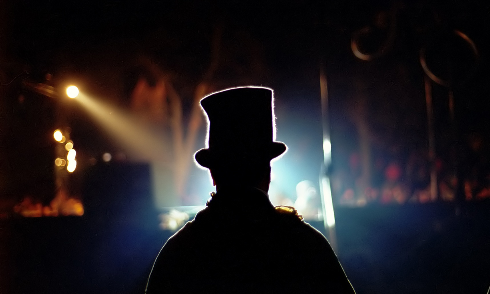 1 Ticket für „Dinner & Show“ mit 4-Gänge-Menü für 2 Personen