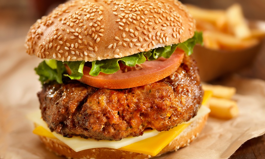 Image 1: Burger nach Wahl mit Pommes und Dessert für 1-4 Personen