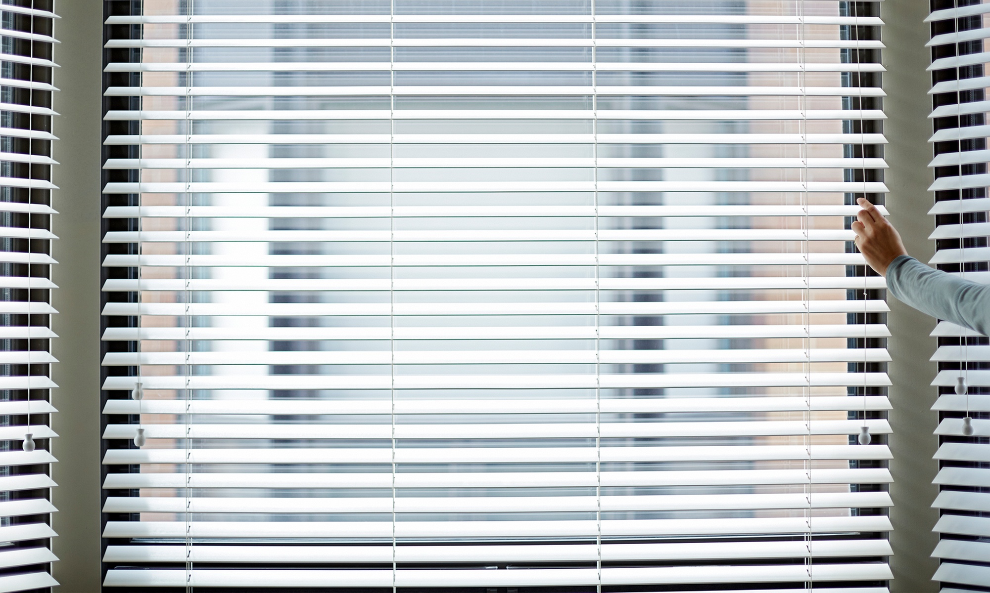 Blind Consultation, Installation & Bundle Deals: 5 or 7 Blinds Offers