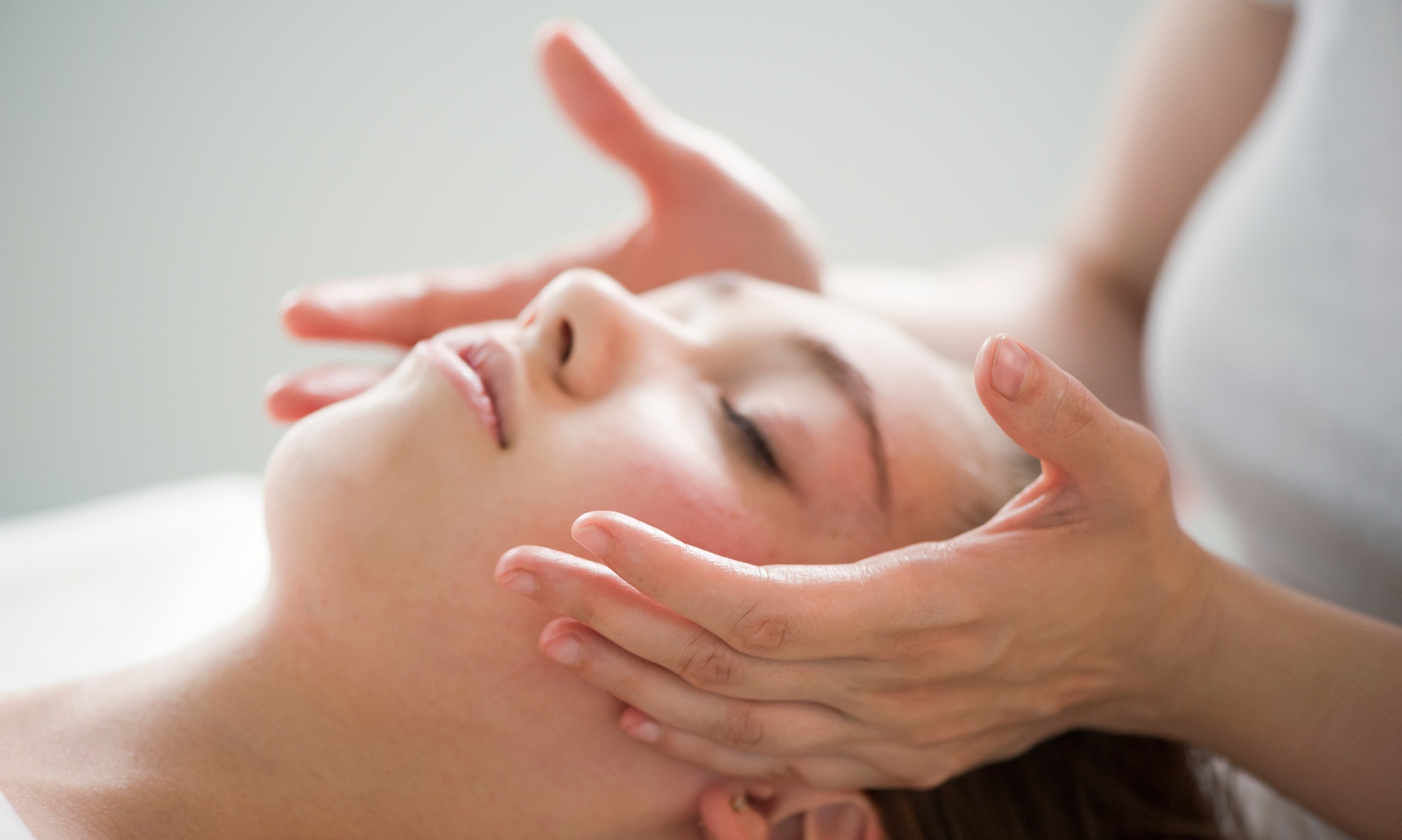 60 Minute Customized Facial with 30 Minute Neck and Shoulder Massage