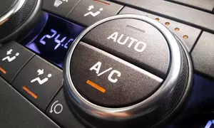 Klimaanlagen-Check inkl. Füllmittel für 1 oder 2 Autos im Köln Fahrzeugglas Center (bis zu 74% sparen*)