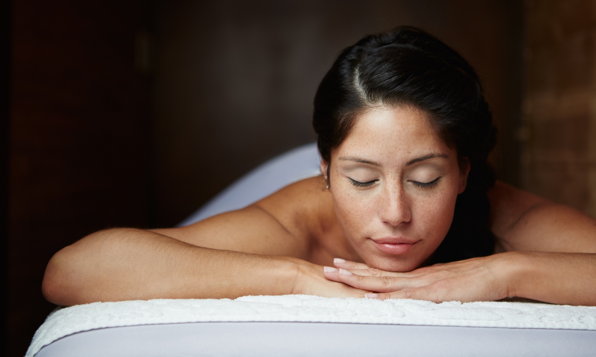 30 or 60-Min Swedish Massage w/ Hot Stones, Aromatherapy & Hot Towel
