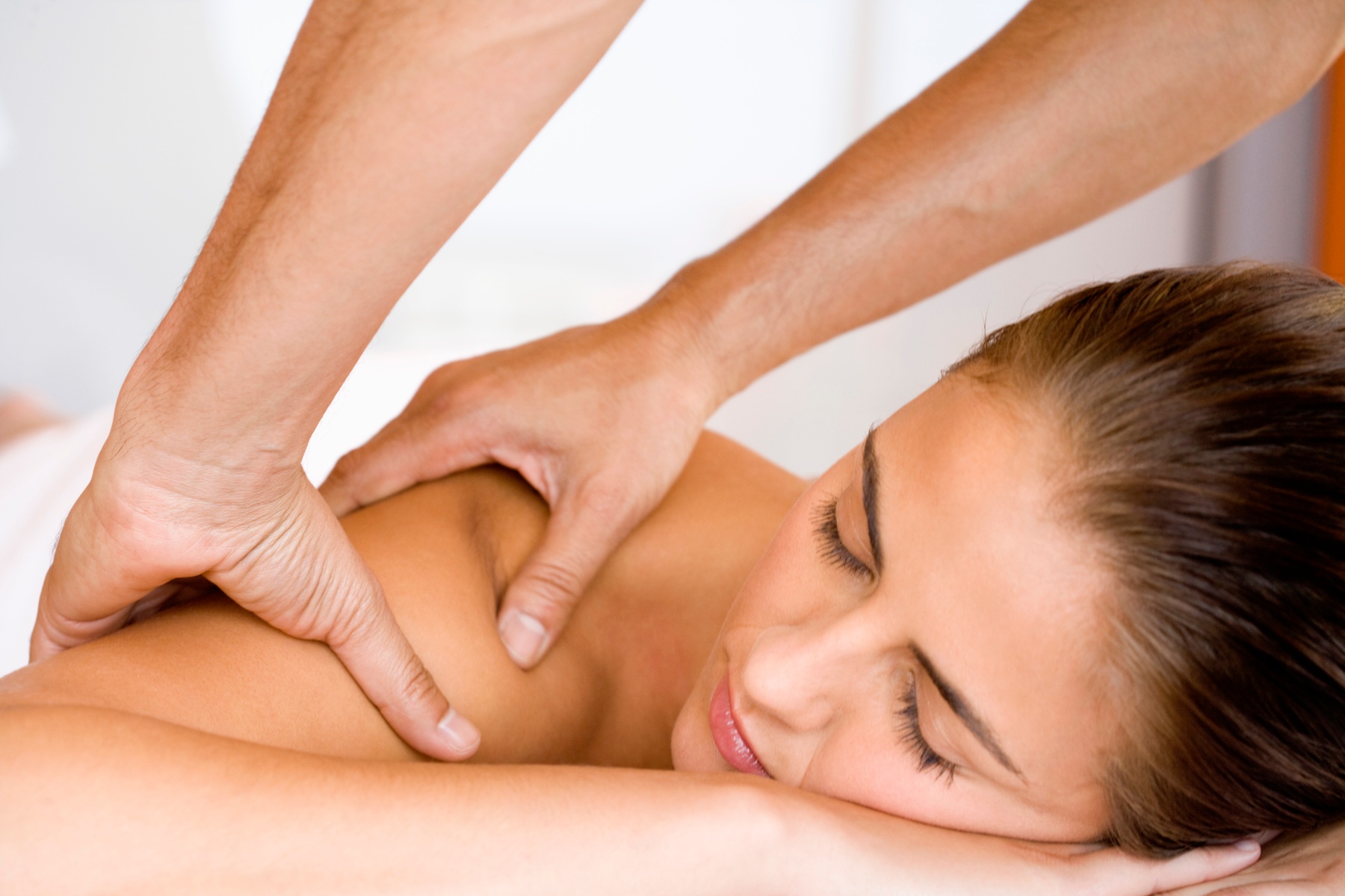 Enjoy a 60-Minute Couples Massage with Deep Tissue & Hot Stone