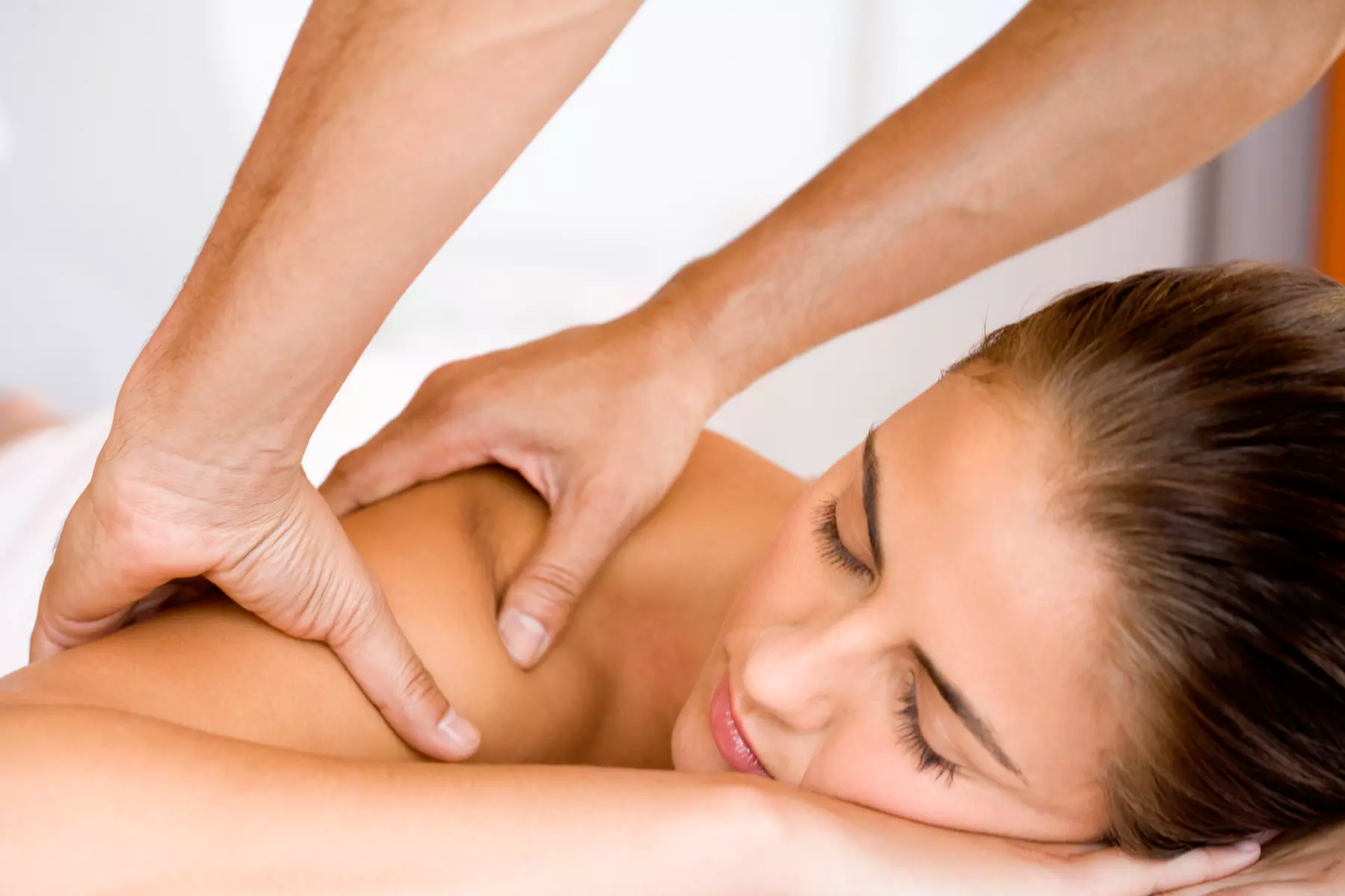 Enjoy a 60-Minute Couples Massage with Deep Tissue & Hot Stone