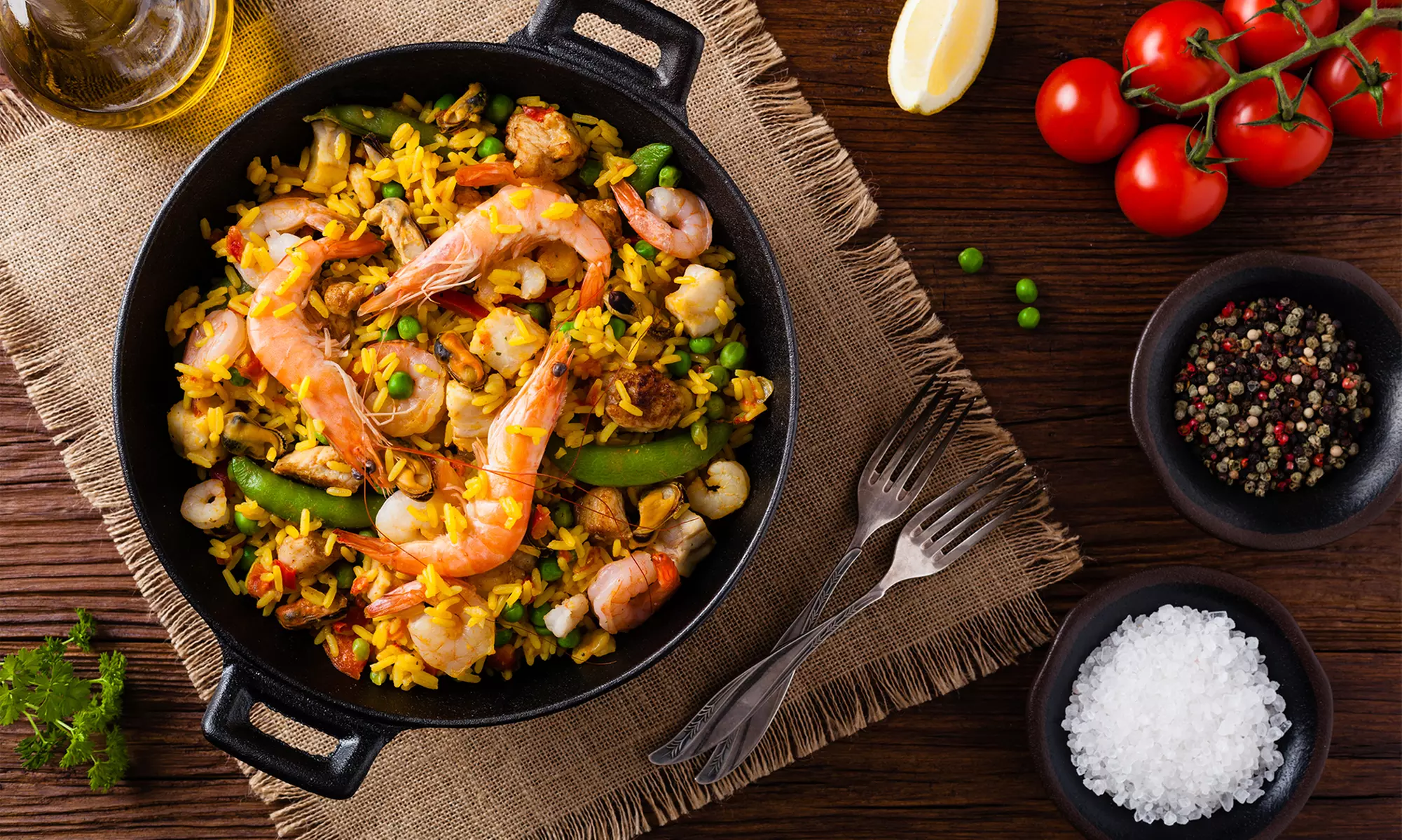 Spanisches 3-Gänge-Menü mit Paella & Wein-Flasche für 2 Personen (bis zu 20% sparen) - Primary Image