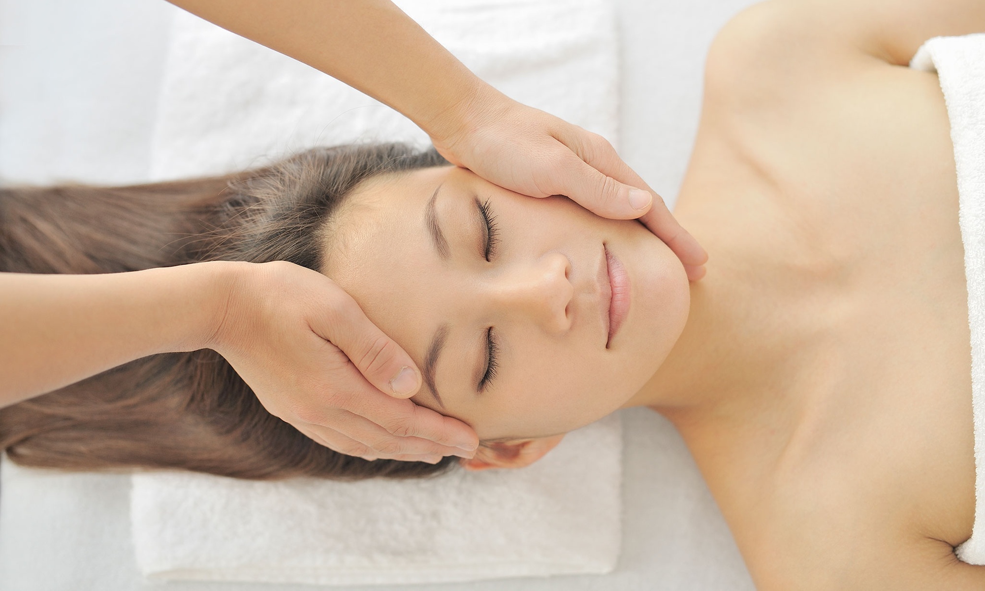 Unwind with 60 Minute Full Body Massage or 30 Minute On the Spot Massage at Gud Life Therapist (Up to 50%Off)