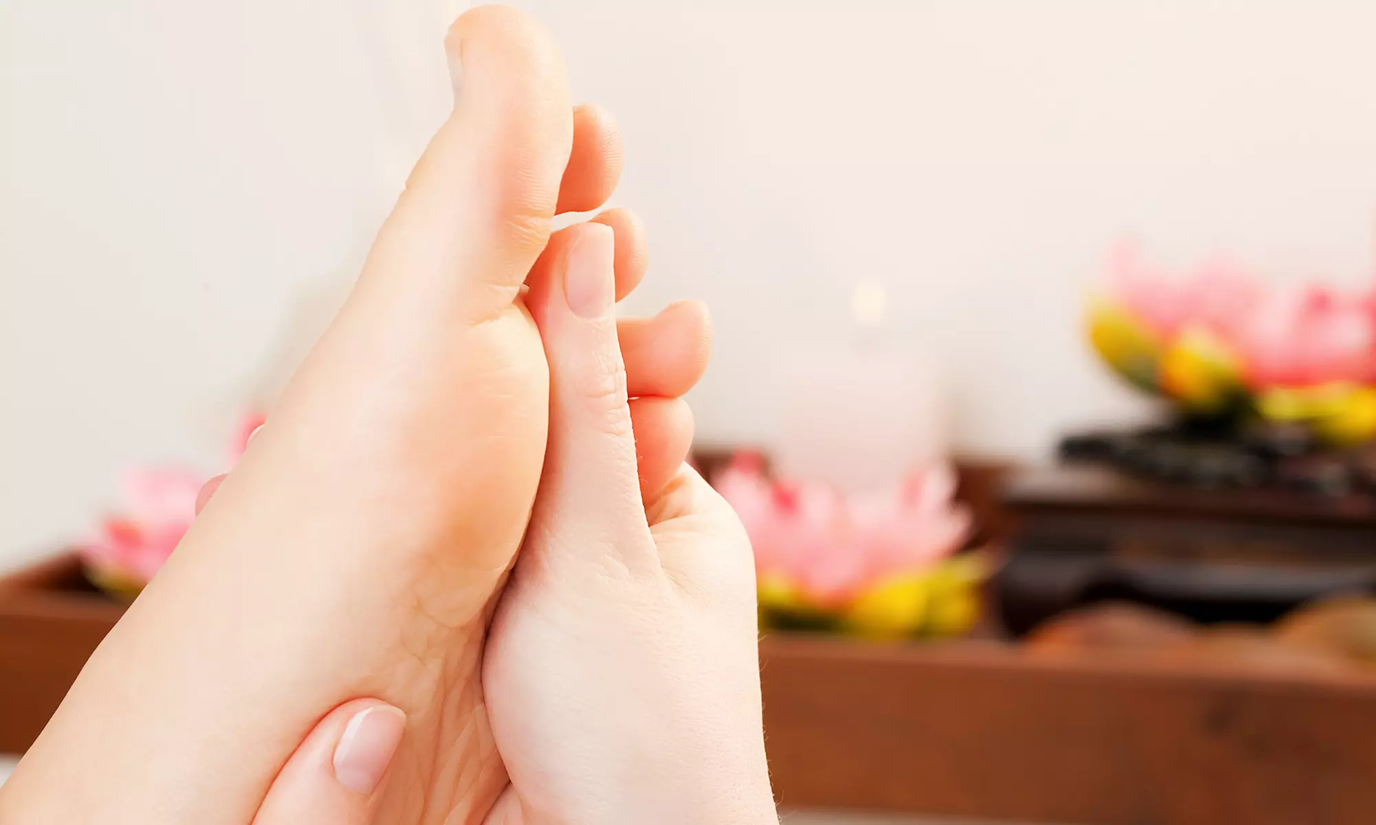 Finde Balance und Erholung: 30 Min. oder 60 Min. Thai-Fußreflexzonen-Massage für 1 Person (bis 34% sparen) - Primary Image