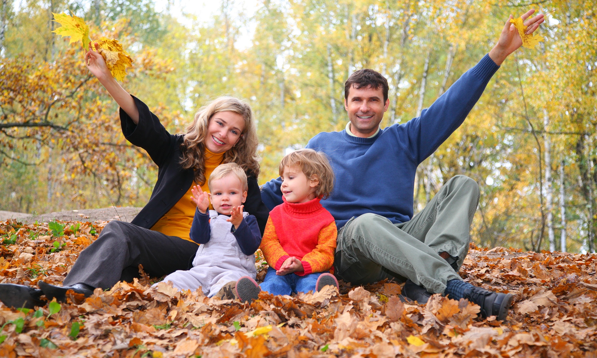 Capture Stunning Moment of 30-Minute Family Photo or Proposal Session 