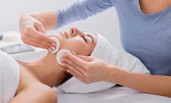 Gesichtsbehandlung