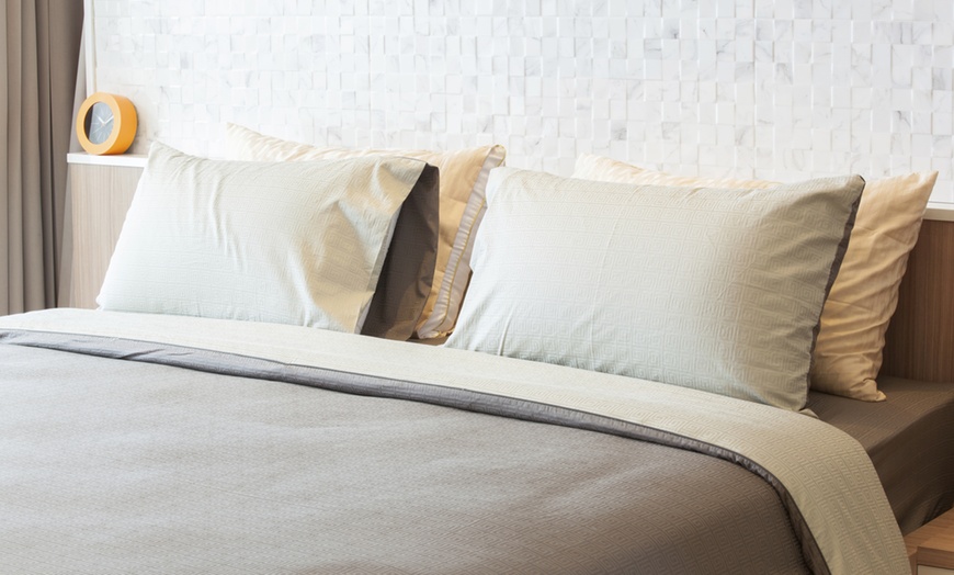 Image 3: Peach Orchard Natural Hybrid Mattress: Custom Size & Comfort