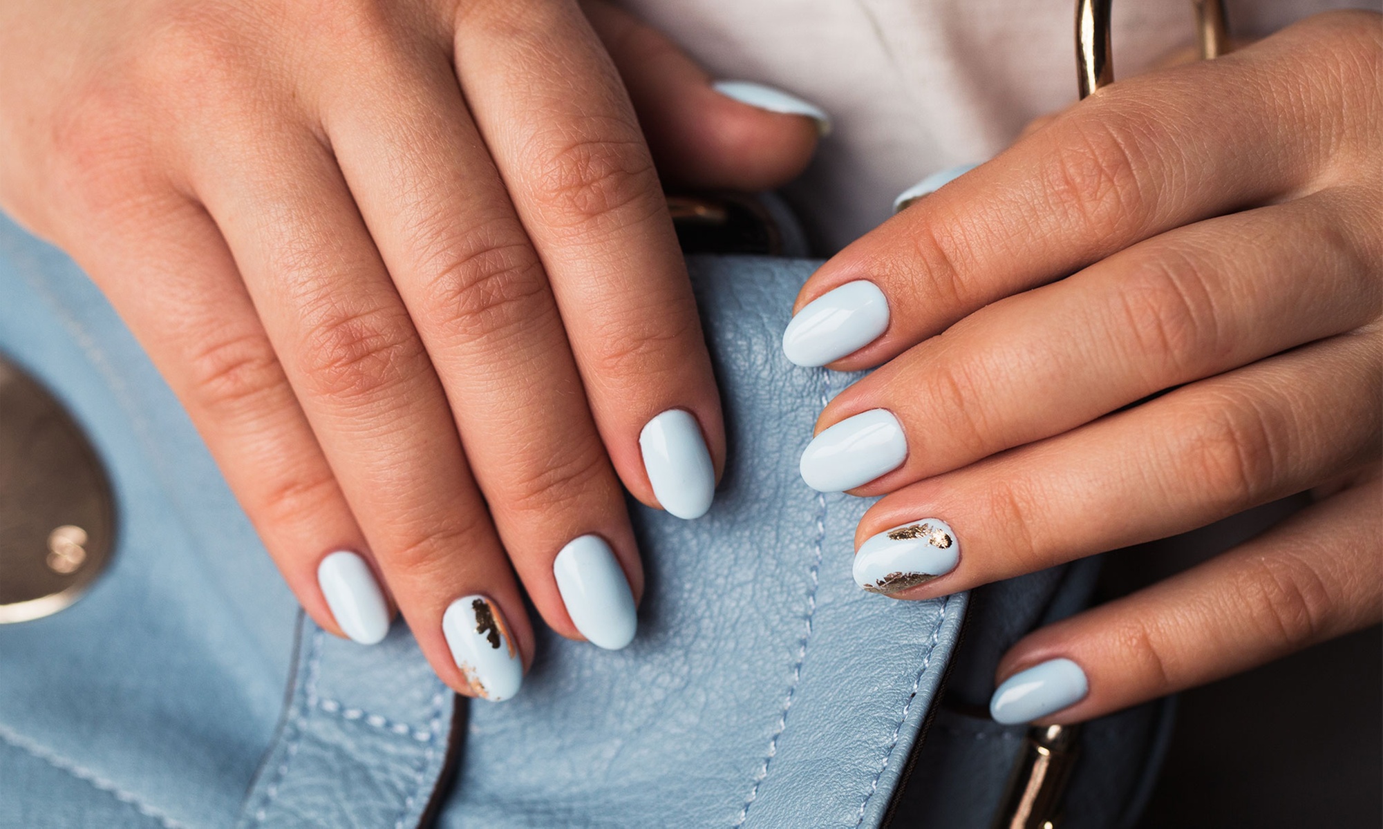 Sesión de manicura normal y/o semipermanente en Rocío García