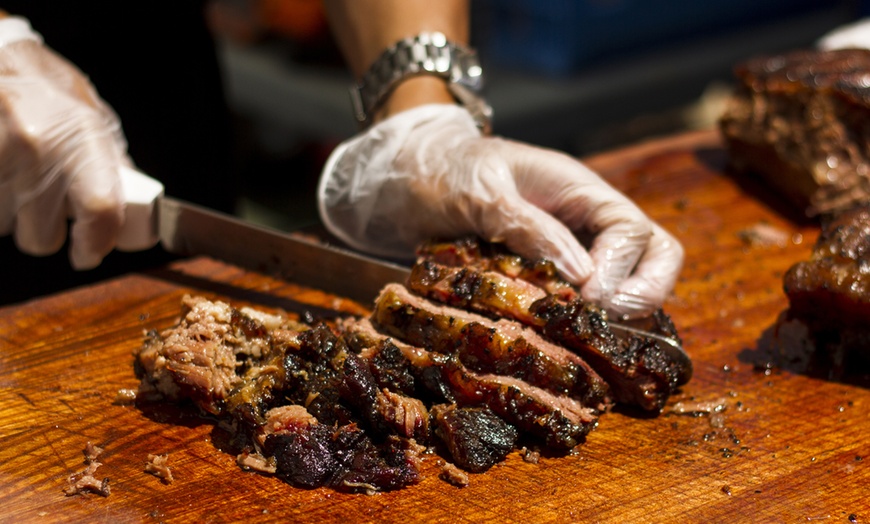 Image 4: Barbecue fai da te con carne e vino