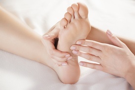 Praxis fur Naturheilverfahren und Reiki: 1x od. 2x 30 Min. Fußreflexzonen-Massage in der Praxis für Naturheilverfahren und Reiki (bis zu 43% sparen*)