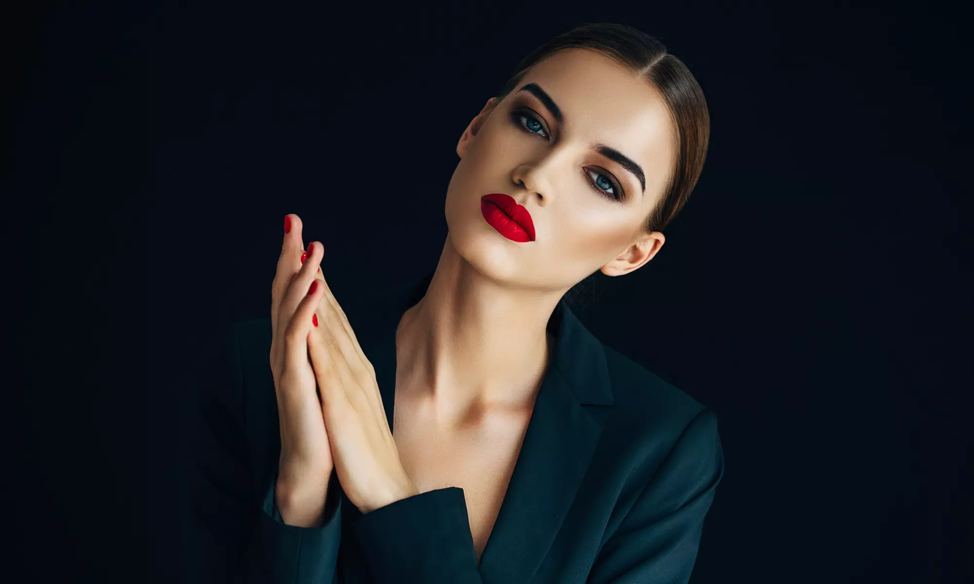 Maquillage permanent eye liner dessus et/ou dessous pour 1 personne au salon Vendôme Comine - Primary Image