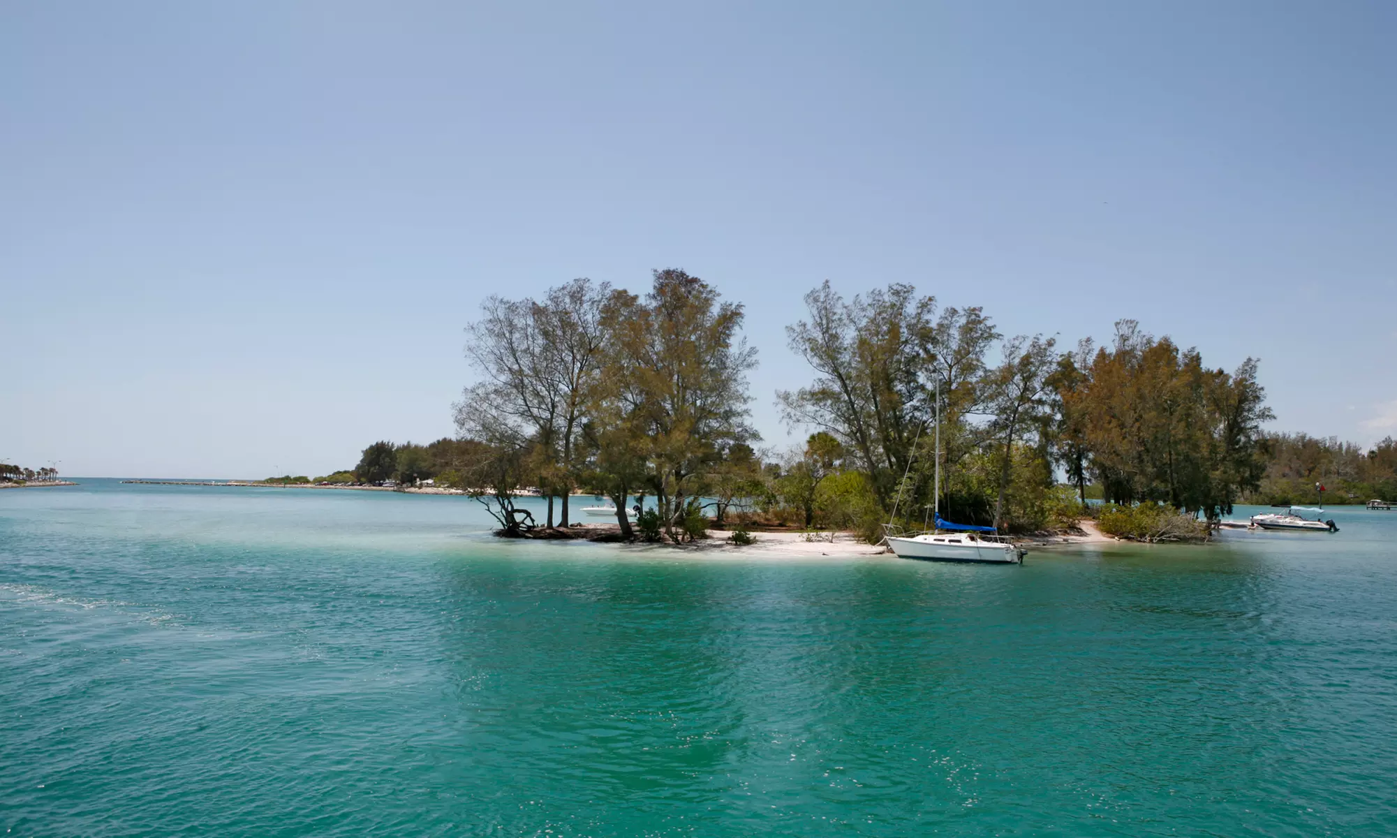 3-Night Stay in an RV Site or 3- or 7-Night Stay in a Cottage at Rainbow RV Resort in Frostproof, FL - Primary Image