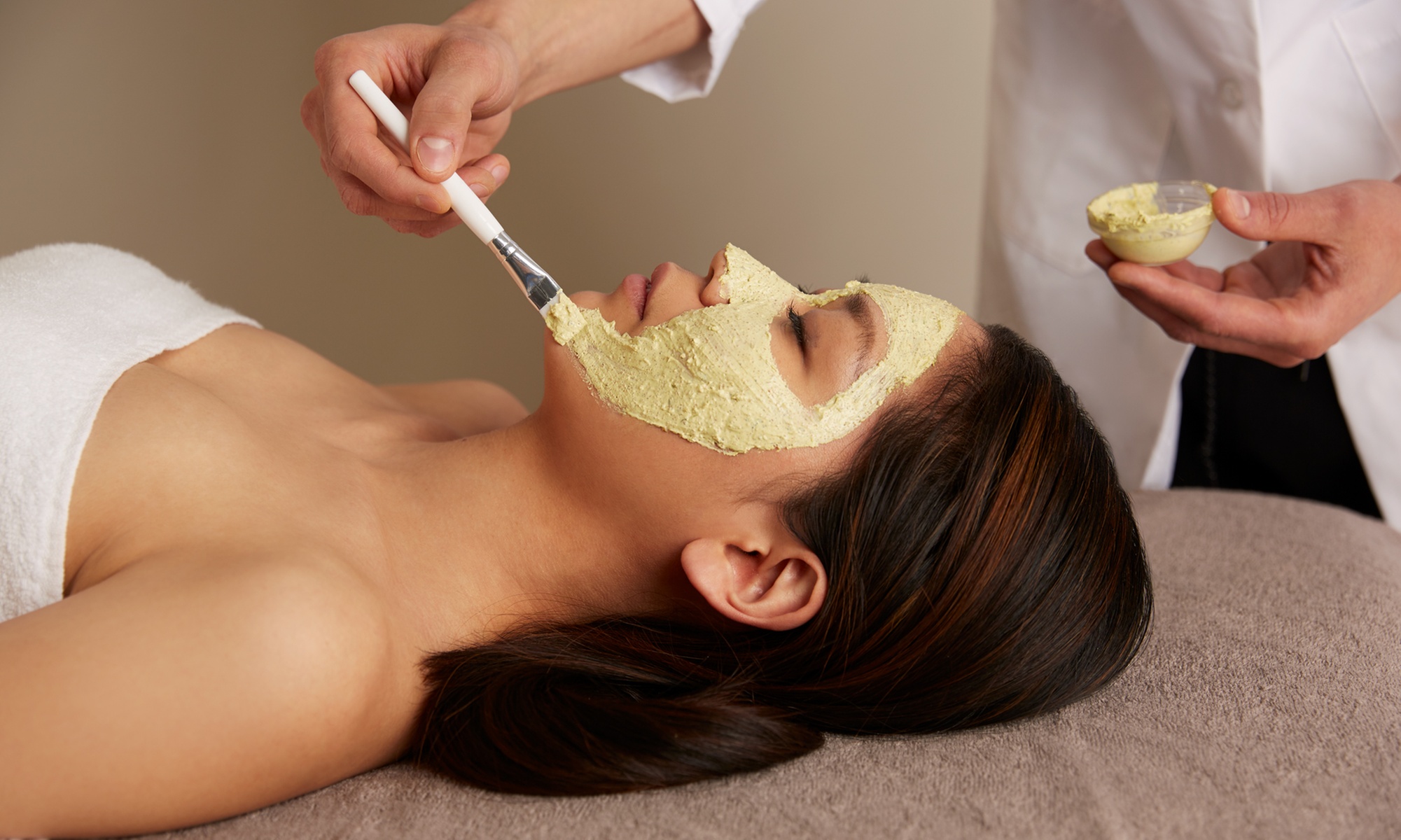 Custom Glow Signature Facial for Radiant Skin