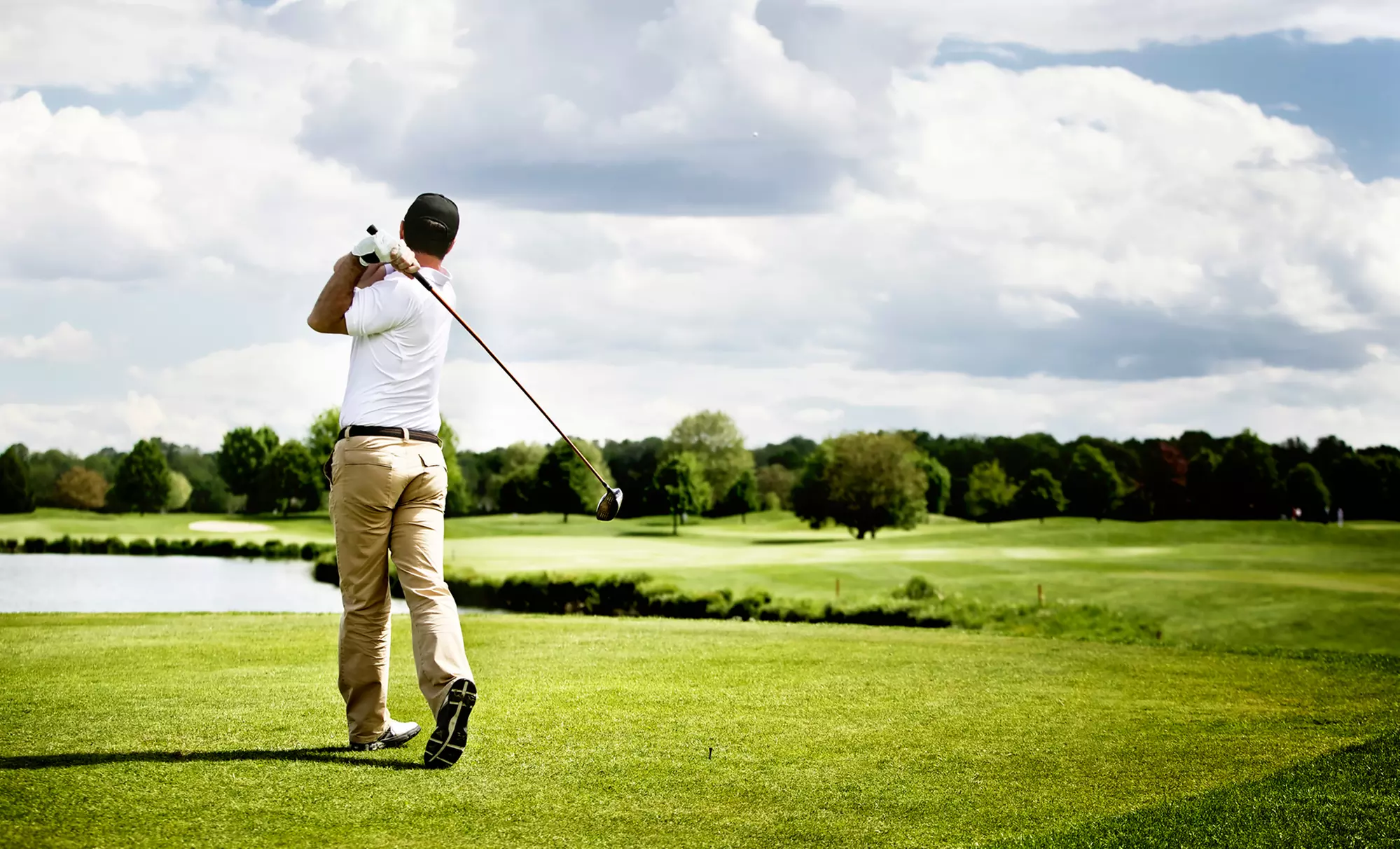 3, 5 o 10 lezioni di golf, ingressi al campo di pratica o al green fee (sconto fino a 89%) - Primary Image