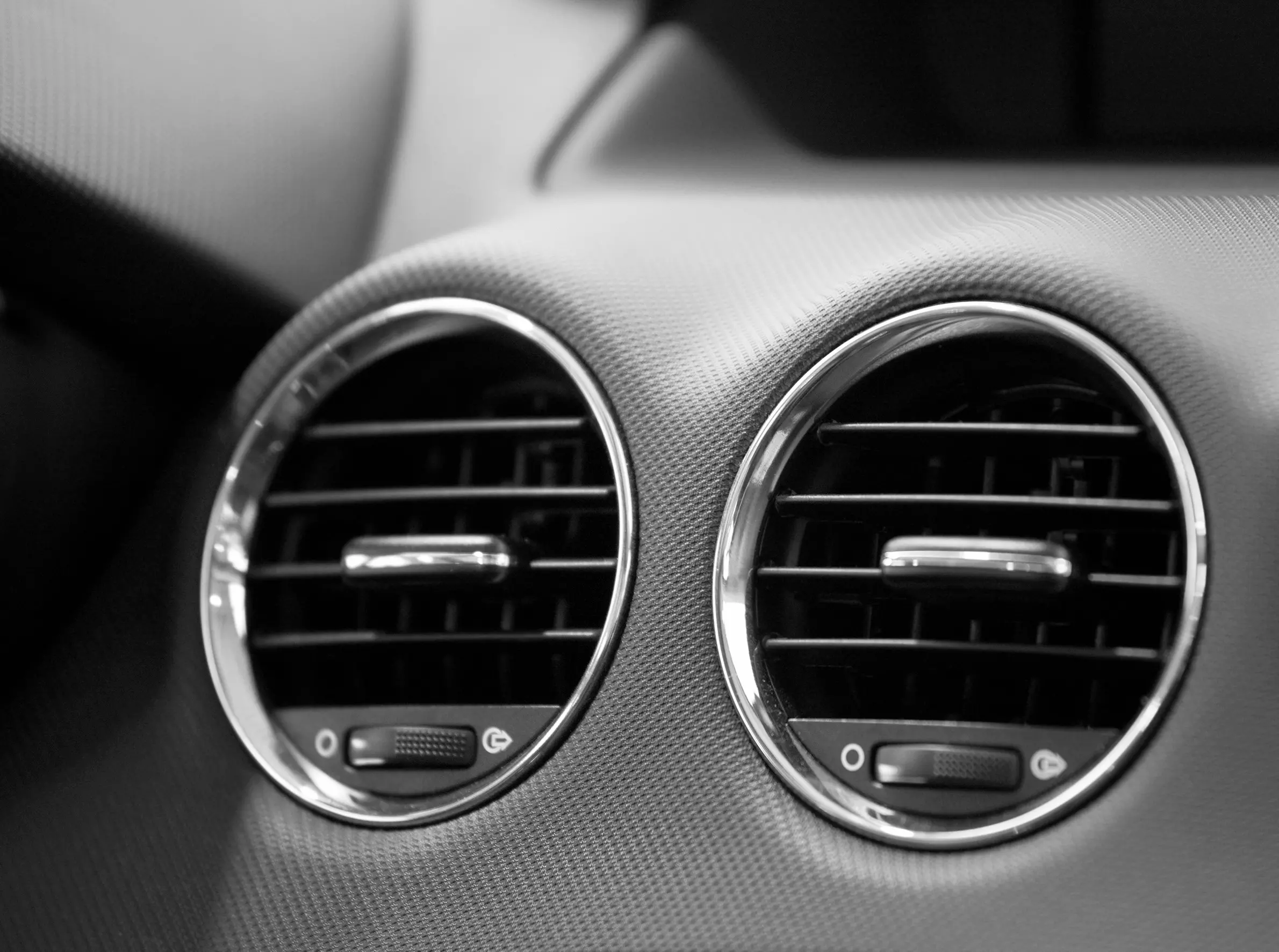 Serwis i odgrzybianie klimatyzacji samochodowej