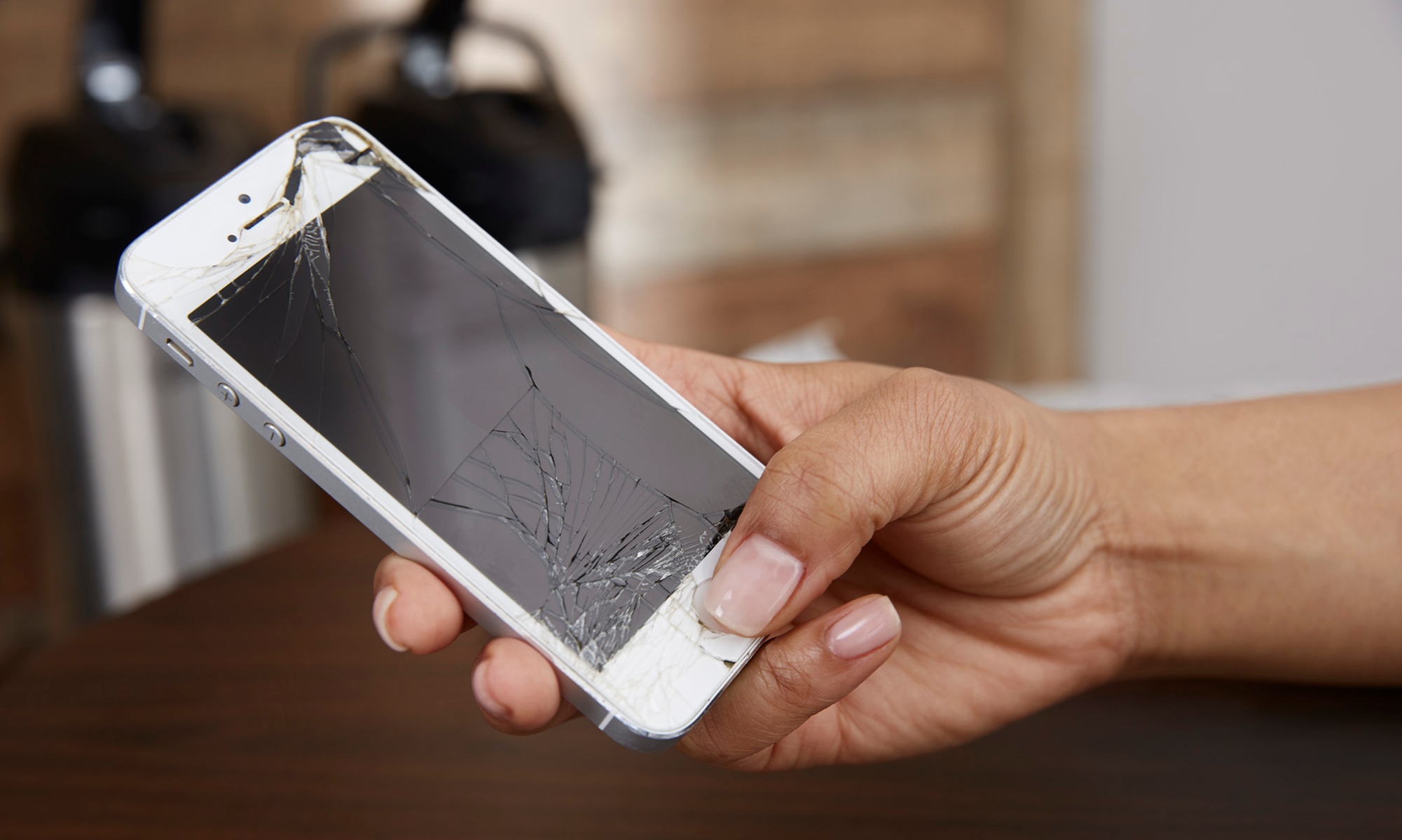Quick and Reliable Glass Repair for iPhones and iPads
