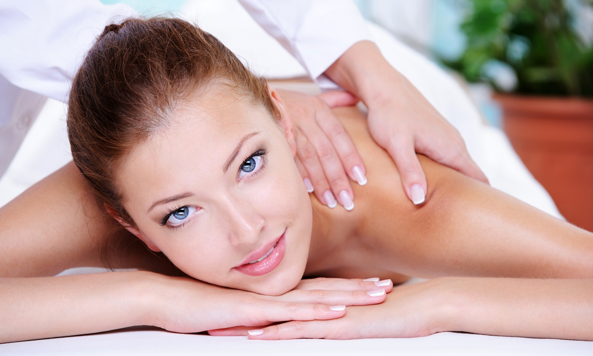60- or 90-Min Swedish or Deep Tissue Massage With Heat Therapy