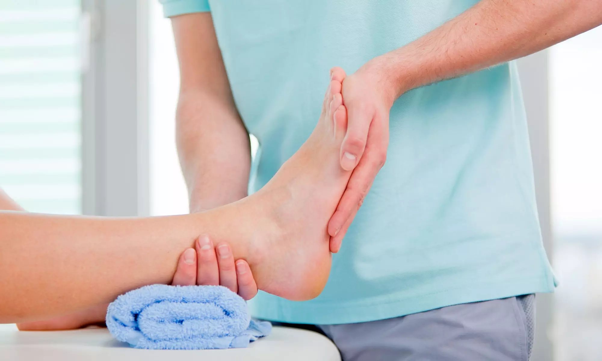 Relax with a 1 or 3 Foot Reflexology Session w/ Aromatherapy