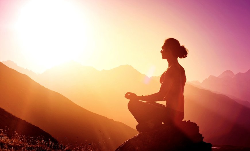 Image 1: Yoga à Höchenschwand, le 'village dans le ciel'