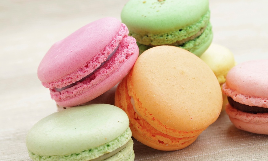 Image 2: Atelier confection de macarons