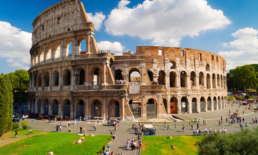 Image 3: ✈ Rome 4* Stay With Flights