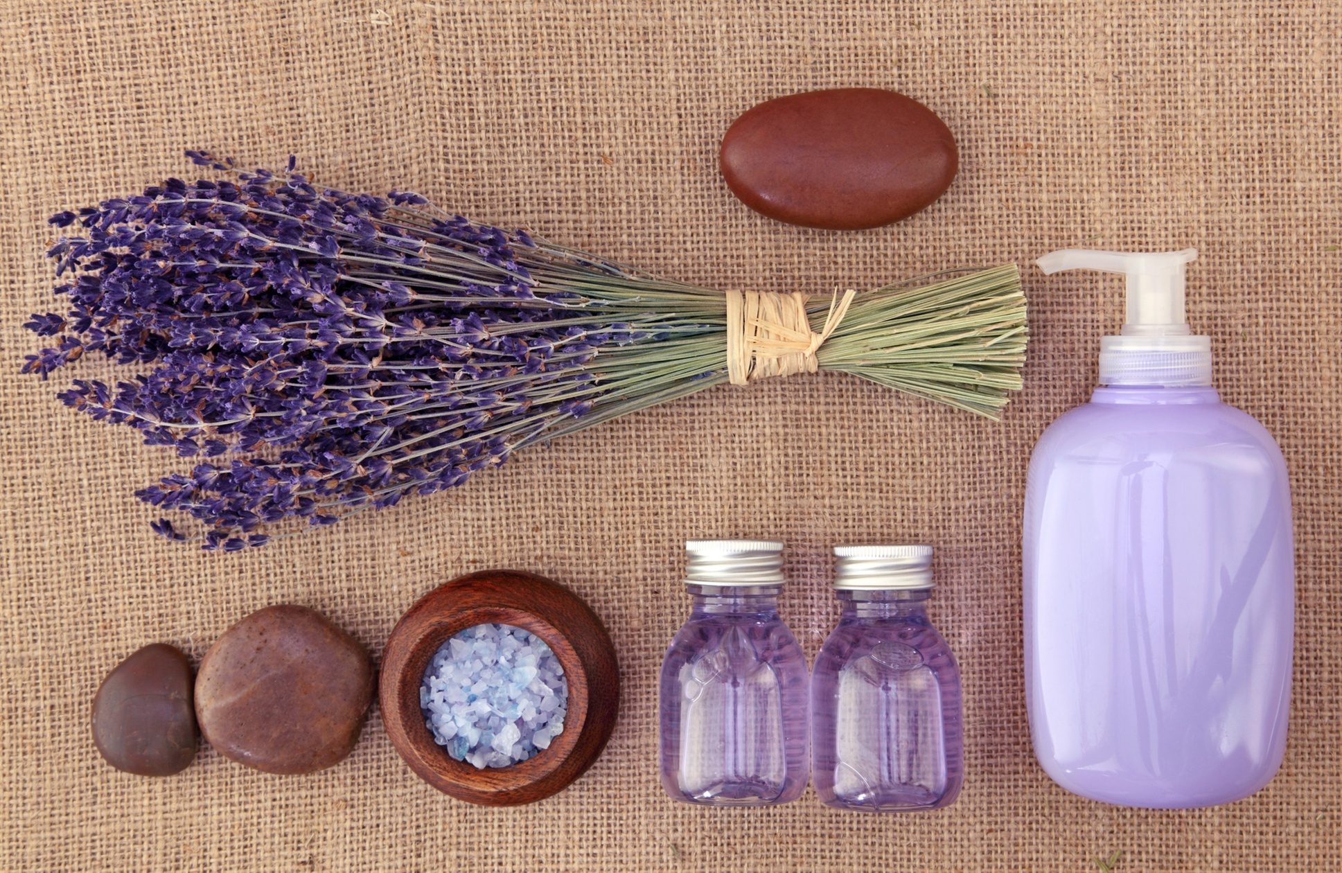 Relaxing V-Steam Sessions with Herbal Tea and Aromatherapy